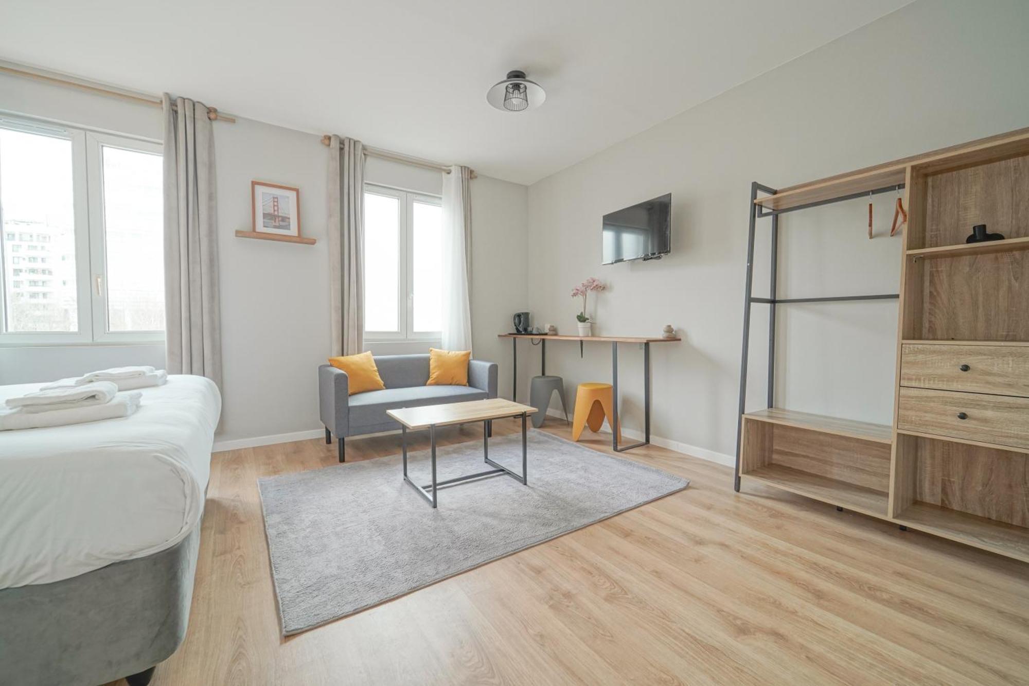 Trianon Saint Ouen Hotel Екстериор снимка