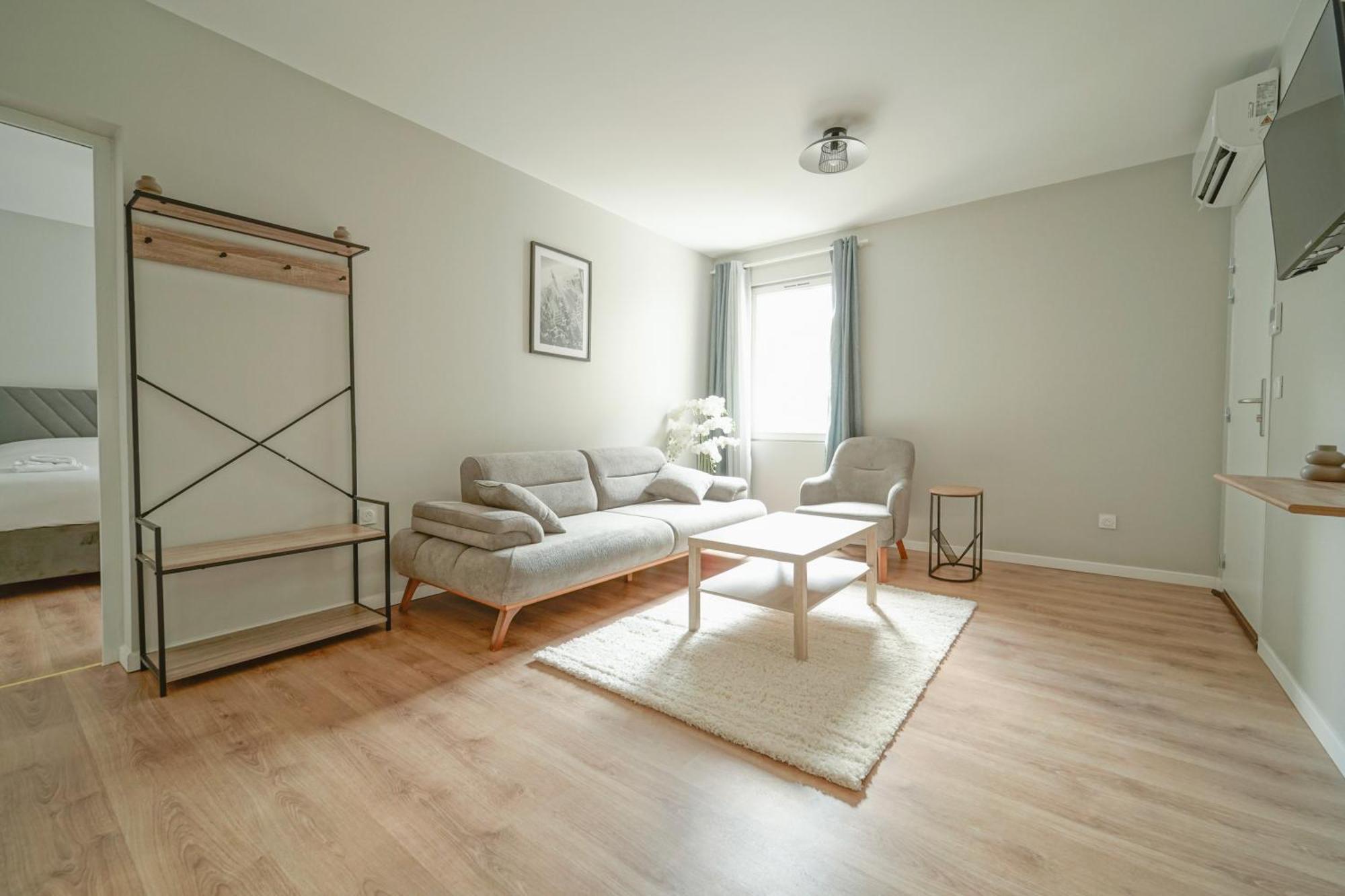 Trianon Saint Ouen Hotel Екстериор снимка