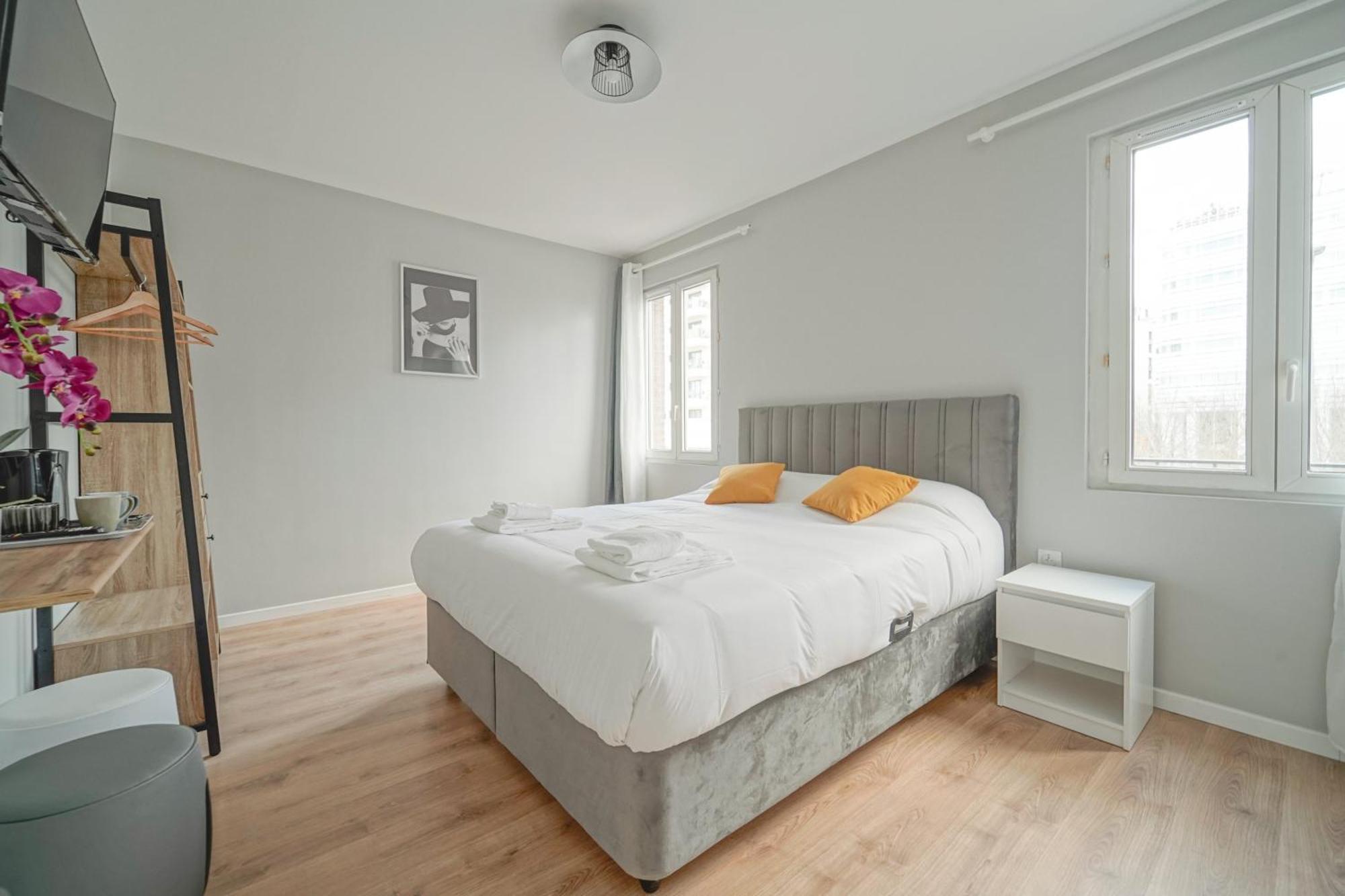 Trianon Saint Ouen Hotel Екстериор снимка