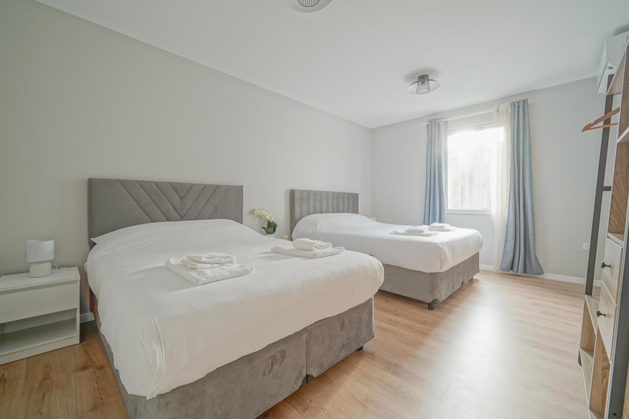 Trianon Saint Ouen Hotel Екстериор снимка