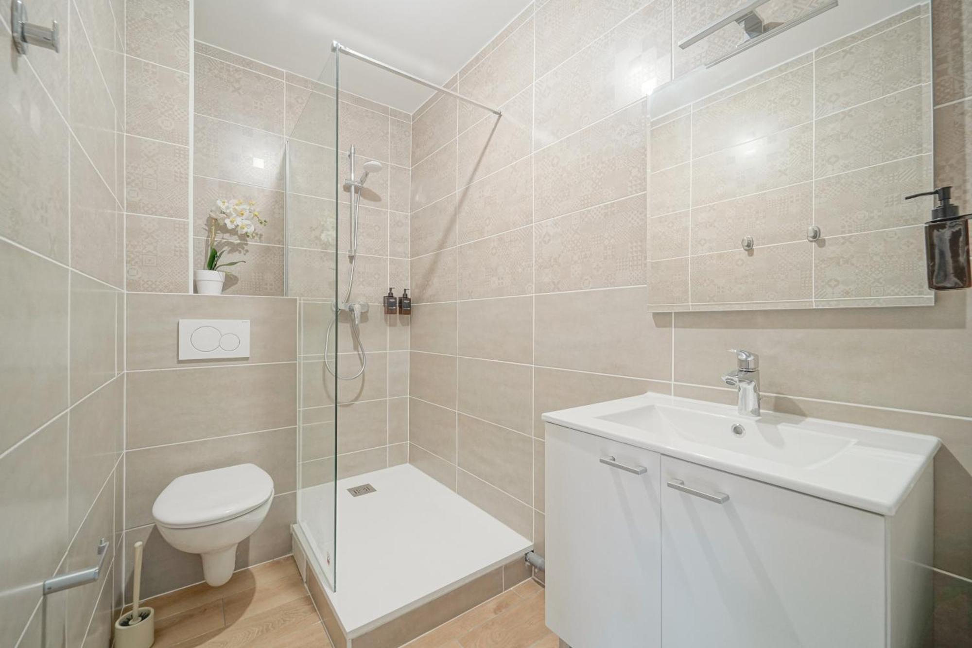 Trianon Saint Ouen Hotel Екстериор снимка