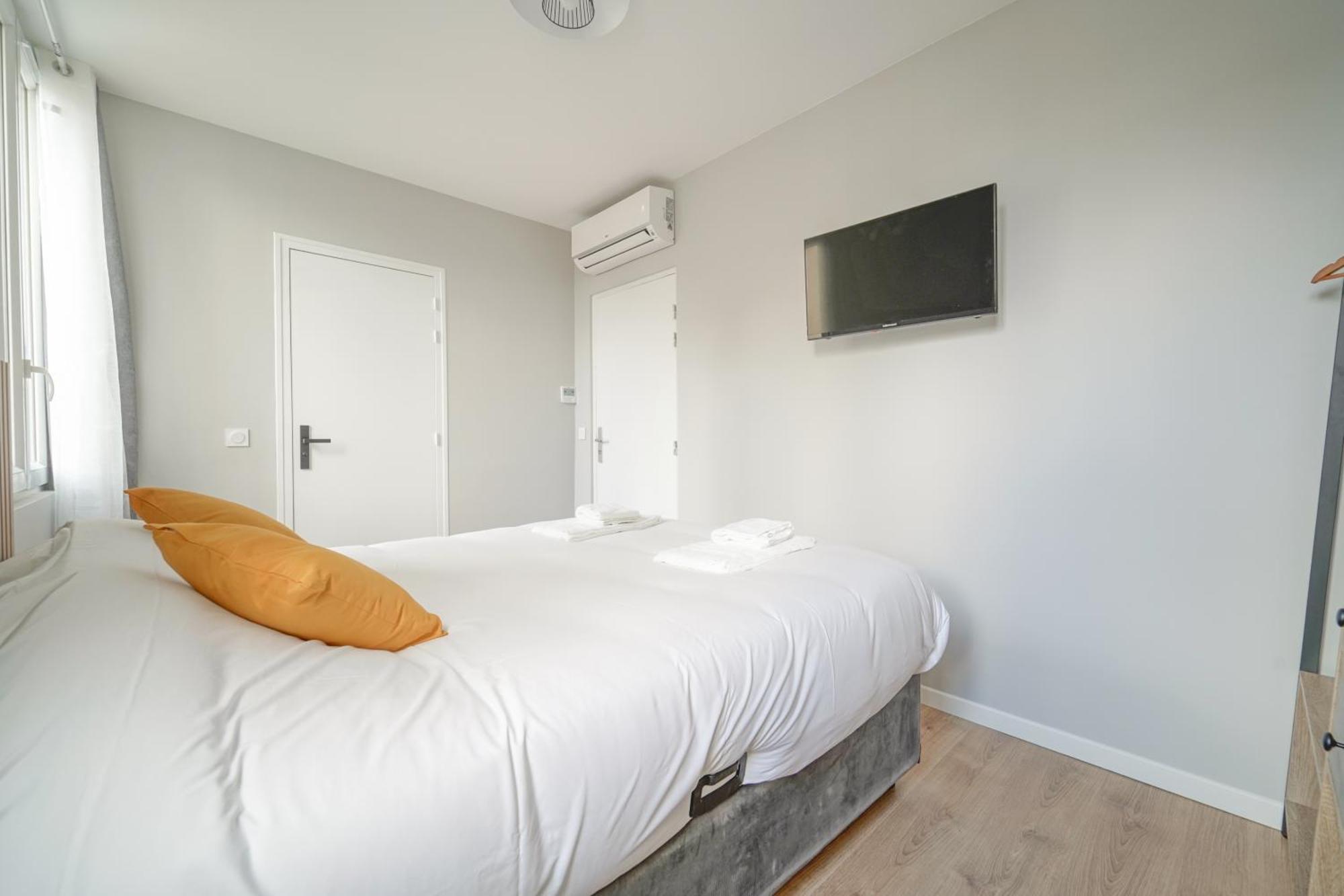 Trianon Saint Ouen Hotel Екстериор снимка